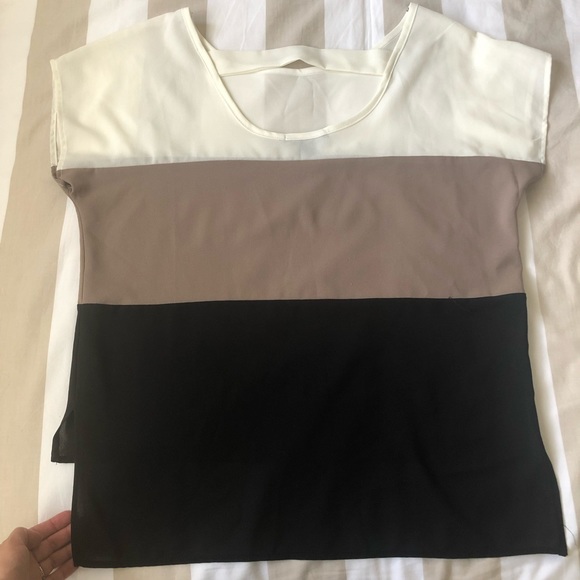 Color block blouse - Picture 3 of 4